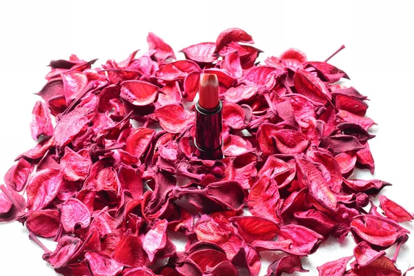 Prodotto Rossetto Rosso Radiante Fogli Decorativi Rosa — Foto Stock