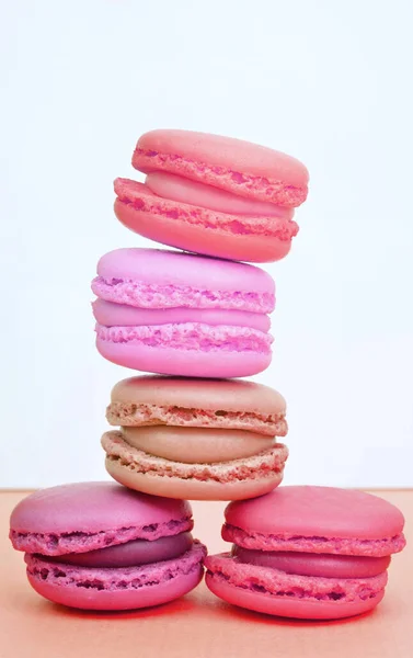 Macarons Sweets Typical French White Background Wooden Base — Stock Photo, Image
