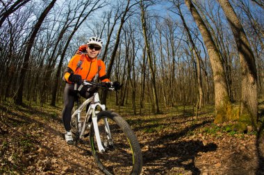 binicilik bisiklet bisikletçi