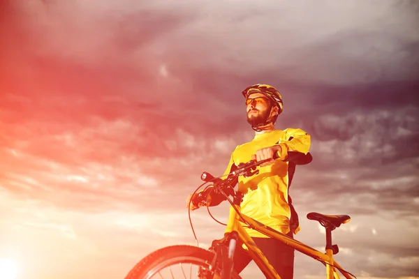 Mountain Bike cyclist riding outdoor — Stock Photo, Image