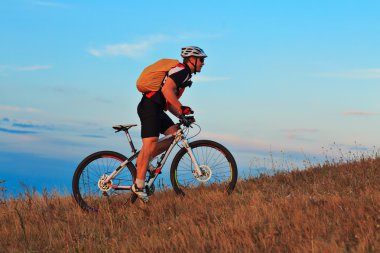 Dağ bisiklet bisikletçi açık sürme