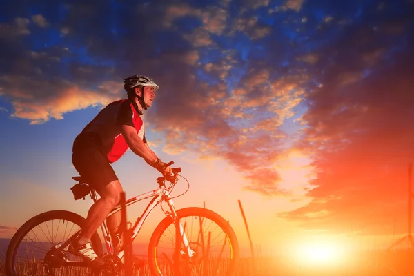 Mountain Bike cyclist riding outdoor — Stock Photo, Image