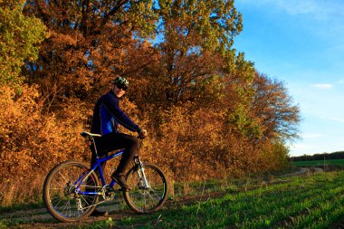 binicilik bisiklet bisikletçi
