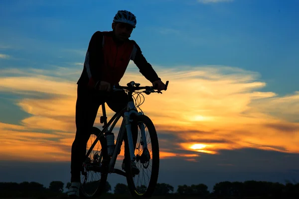 Rowerzysta, jazda na rowerze — Zdjęcie stockowe