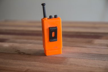 Masada kırmızı oyuncak radyo iletişim