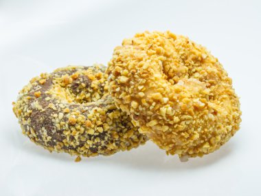 Beyaz arkaplanda çörekler