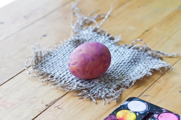 Peinture oeuf de Pâques coloré — Photo