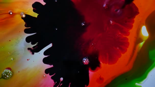 Абстрактний червоний колір і чорний колір рухаються красиво — стокове відео