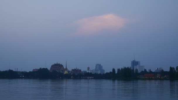 Tapınak ve kule Timelapse hızlandırılmış bulutlar hareket etme — Stok video