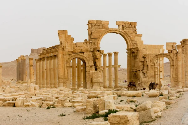 Palmyre Suriye 2009 Roma döneminden kalma antik bir şehrin kalıntıları