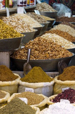 Al-Hamidiyah Souq, Şam Suriye 04.12.2009 baharatları piyasada 