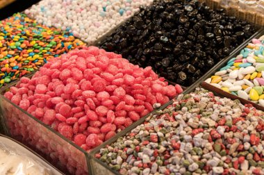 Al-Hamidiyah Souq, Şam Suriye 04.12.2009 çok renkli tatlılar pazarı süslüyor