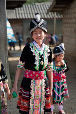 Luang Namtha Laos 12.24.2011 Hmong çocukları Laos 'un kuzeybatısındaki kabile bölgesinde 