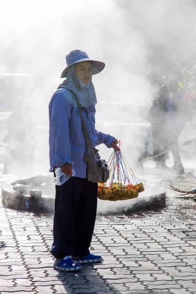 Pha Soet Sıcak Bahar Chiang Rai Tayland 12.10.2015 yumurta satıcıları kaynıyor. — Stok fotoğraf