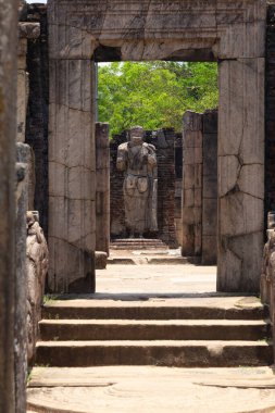 Polonnaruwa Sri Lanka Antik Buda heykelleri ayakta duruyordu.
