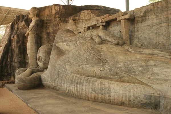 Polonnaruwa Sri Lanka Antike Ruinen Statue von liegendem Buddha — Stockfoto