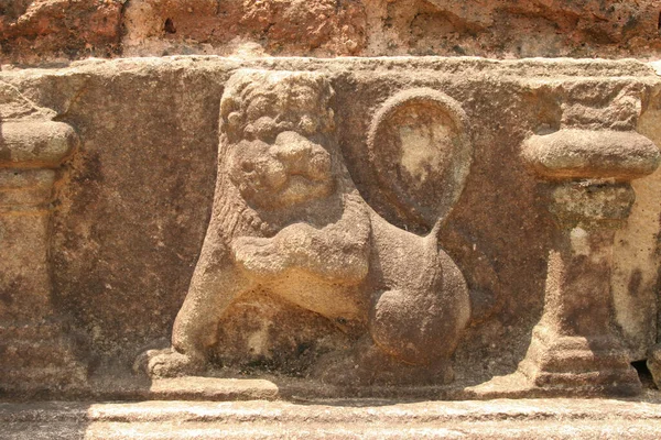 Polonnaruwa Sri Lanka Antiche rovine intaglio murale del leone — Foto Stock