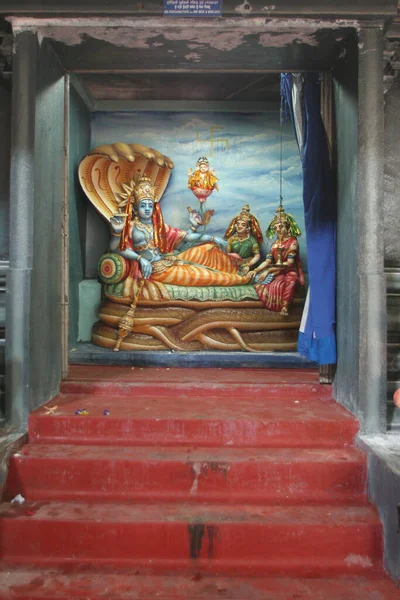 Matale Sri Lanka 4.9.2006 Sri Muthumariamman Templo Hindú con dioses famosos — Foto de Stock