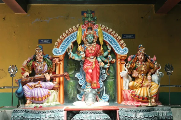 Matale Sri Lanka 4.9.2006 Sri Muthumariamman Templo hindu com deuses famosos — Fotografia de Stock
