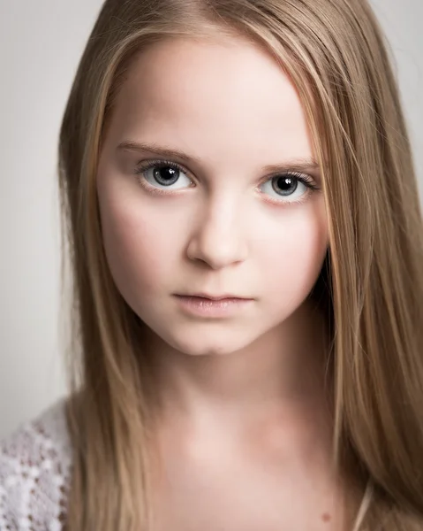 Beautiful Young Blond Teenage Girl In The Studio. — Stock Photo, Image