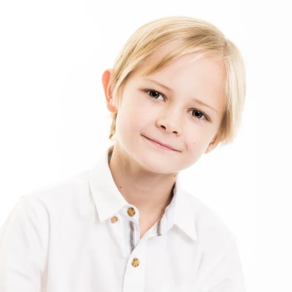 Blonde jongen geïsoleerd in wit overhemd — Stockfoto