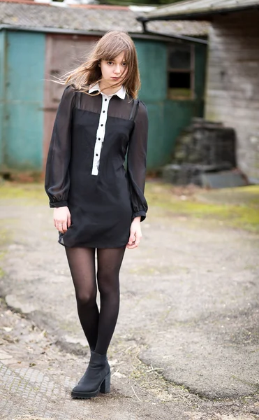 Beautiful Young Woman Dressed In Black — Stock Photo, Image