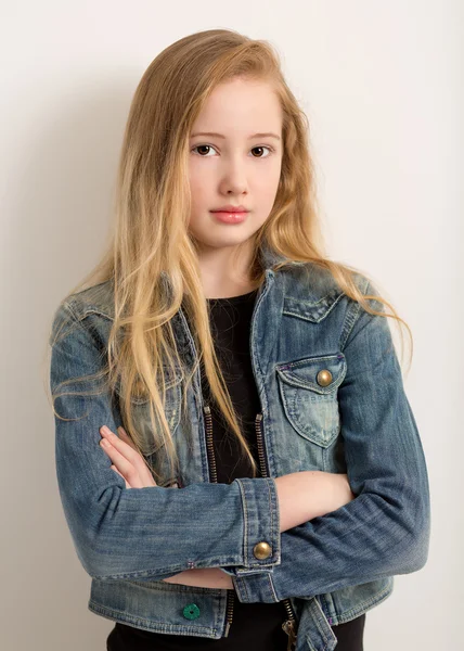 Pretty Young Girl In A Denim Jacket — Stock Photo, Image