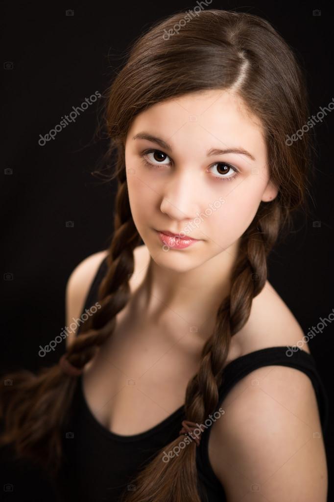 Картинки брюнеток с косами снять
