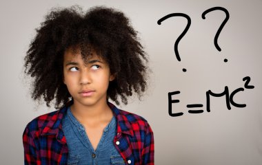 Afro saç düşünce ile genç genç kız