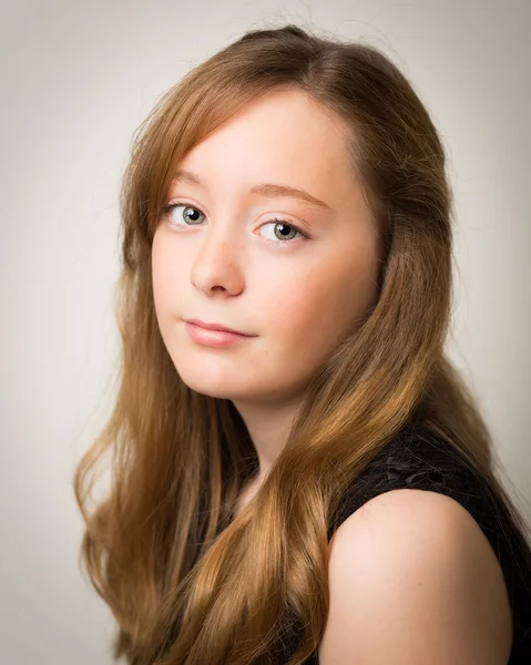 Portrait Of A Beautiful Ginger Teenage Girl — Stock Photo, Image