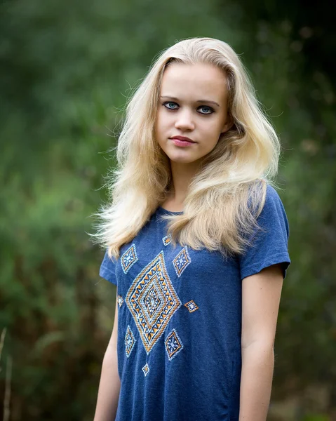 Beautiful Angel White Teenage Girl In A Field — Stock Photo, Image