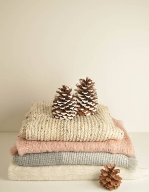 köknar kozalaklı yumuşak renkli yün kumaş