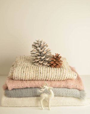 köknar kozalaklı yumuşak renkli yün kumaş