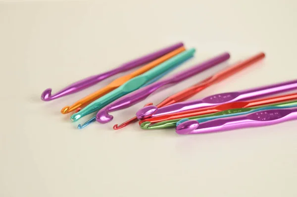 Colorful Metal Crochet Hooks Close — Stock Photo, Image