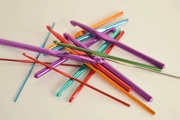 Colorful Metal Crochet Hooks Close — Stock Photo, Image