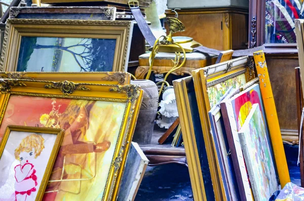 Der bekannteste bezirk für antiquitätengeschäfte in istanbul ist der — Stockfoto