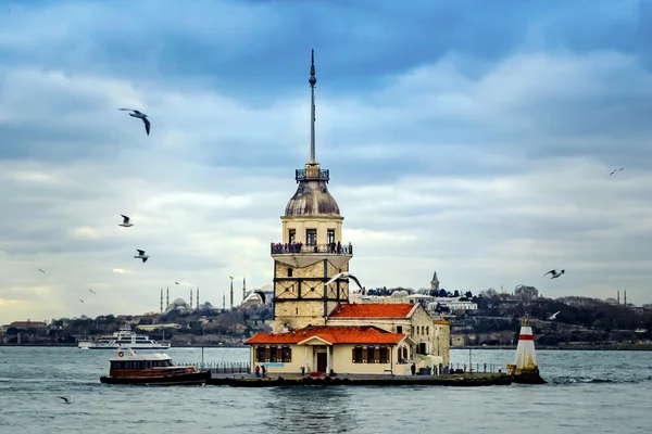 Mädchenturm am südlichen Eingang des Bosporus, mit — Stockfoto