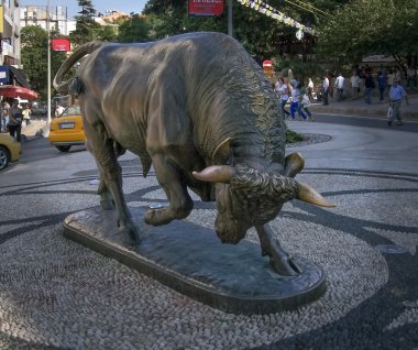 Kadıköy boğa heykeli istanbul