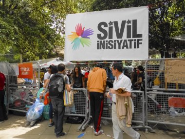 Taksim Gezi Parkı protestolar ve olaylar. Ücretsiz lojistik destek için 