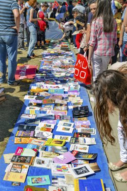 Gezi Park Kütüphanesi kitap hibe geliyor, Bedava.