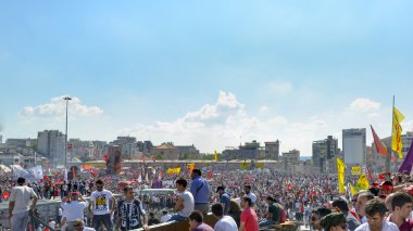 Gezi Parkı protestolar. Göstericiler Taksim Meydanı'nda