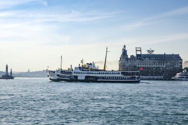 Istanbul boğazı, Kadıköy iskele, Haydarpaşa tren istasyonu ve F