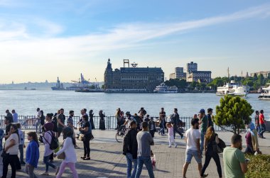 Istanbul boğazı, Kadıköy iskele, Haydarpaşa tren istasyonu ve F