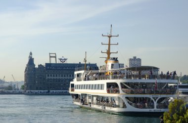 Istanbul boğazı, Kadıköy iskele, Haydarpaşa tren istasyonu ve F