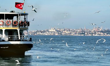 Istanbul kez dinlendi. Istanbul sahil Avrupa Yakası karşı.