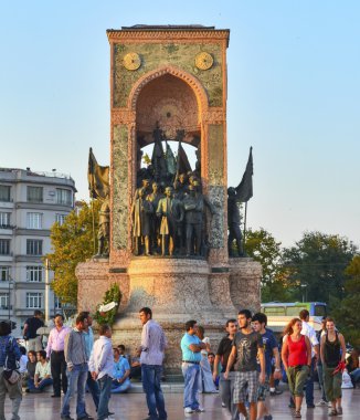 Istanbul Taksim Cumhuriyet Anıtı