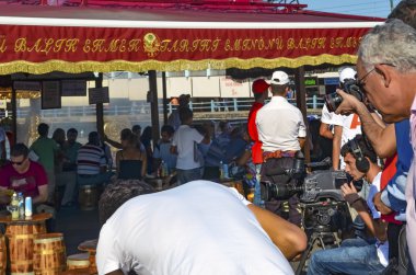 Balık ekmek anlamı - balık sandviç - popüler bir Türk Caddesi