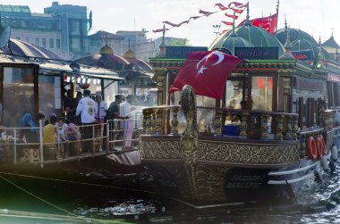 Balık ekmek anlamı - balık sandviç - popüler bir Türk Caddesi
