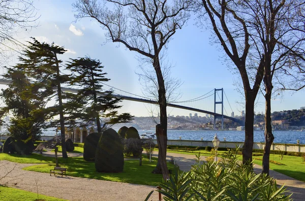 Istanbul bosporus im Frühling — Stockfoto