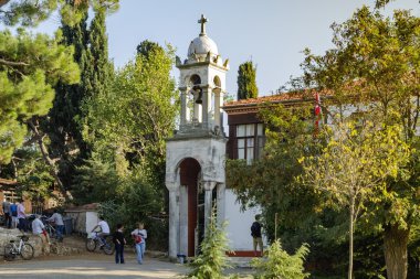 Aya Yorgi Manastırı, manastır Buyukada Istanb içinde yer alır